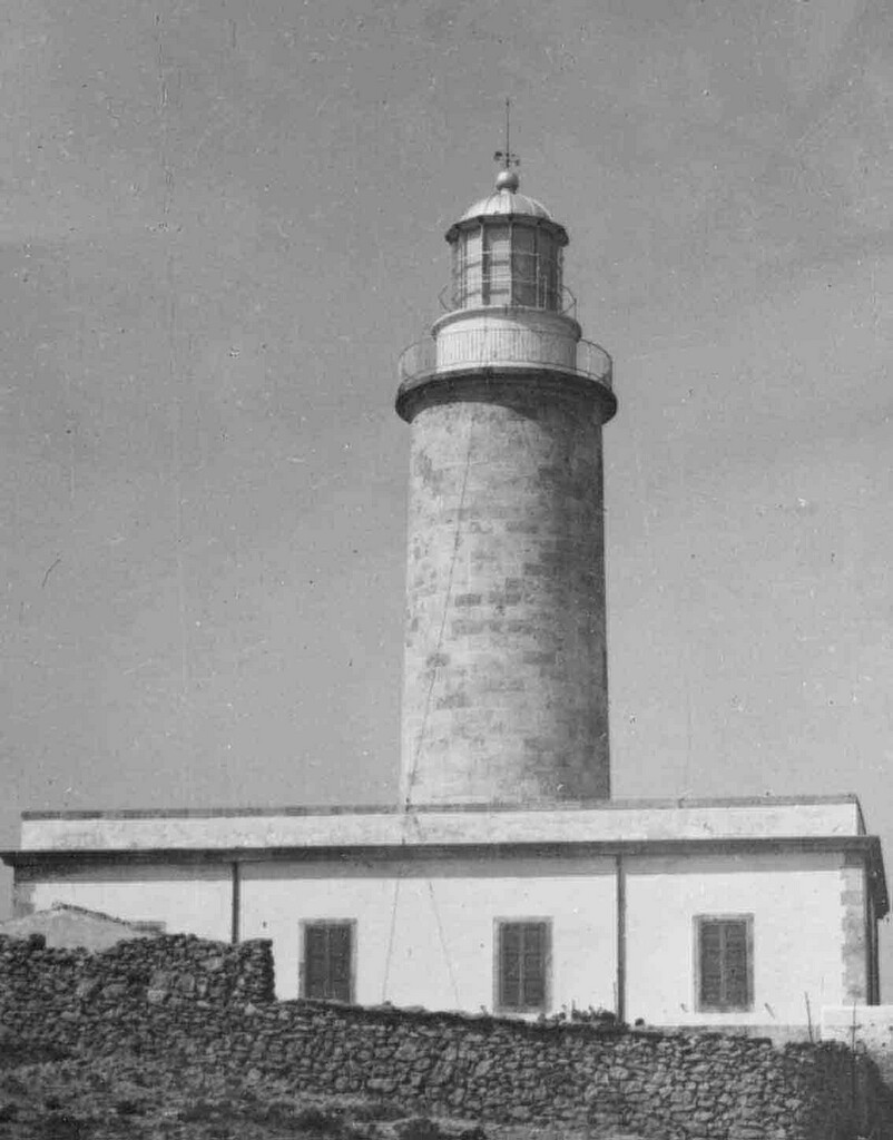 faro-lighthouse-la-mola-0007.jpg