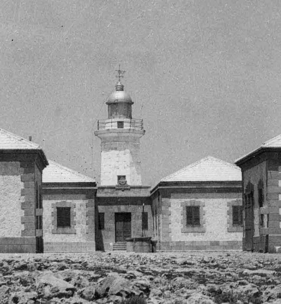 faro-lighthouse-punta-nati-1942-0007.jpg