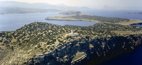 faro-de-conillera-conejera.jpg